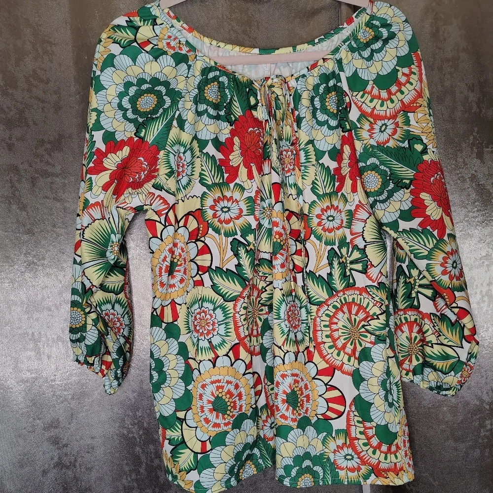 Floral Print Women's Top - Picture 3 of 4